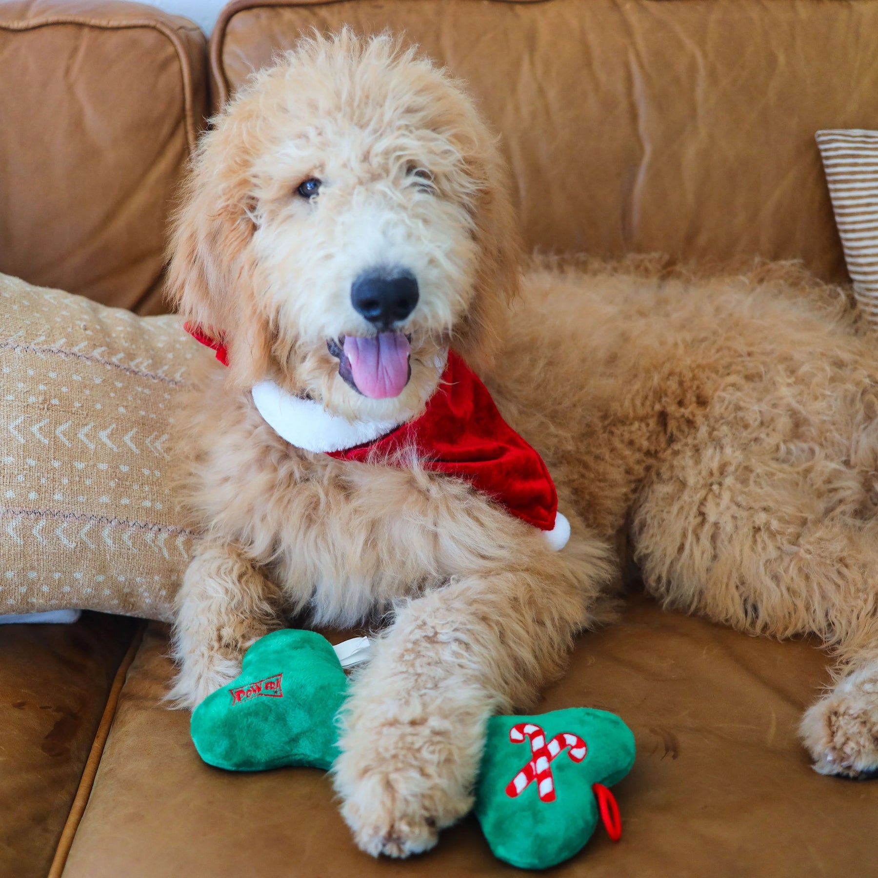 Huxley & Kent - Bandana St. Nick Santa Hat w/ Ball