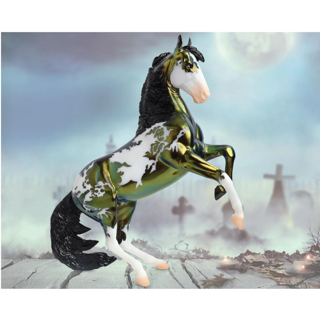 Breyer - Maelstrom Halloween Horse 2022